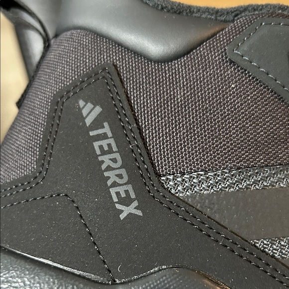 Quechua Men's Black and Gray Athletic Shoes - Picture 5 of 15